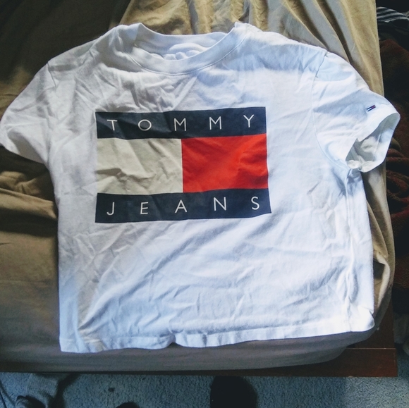 Tommy Hilfigger T-shirt - Picture 1 of 2